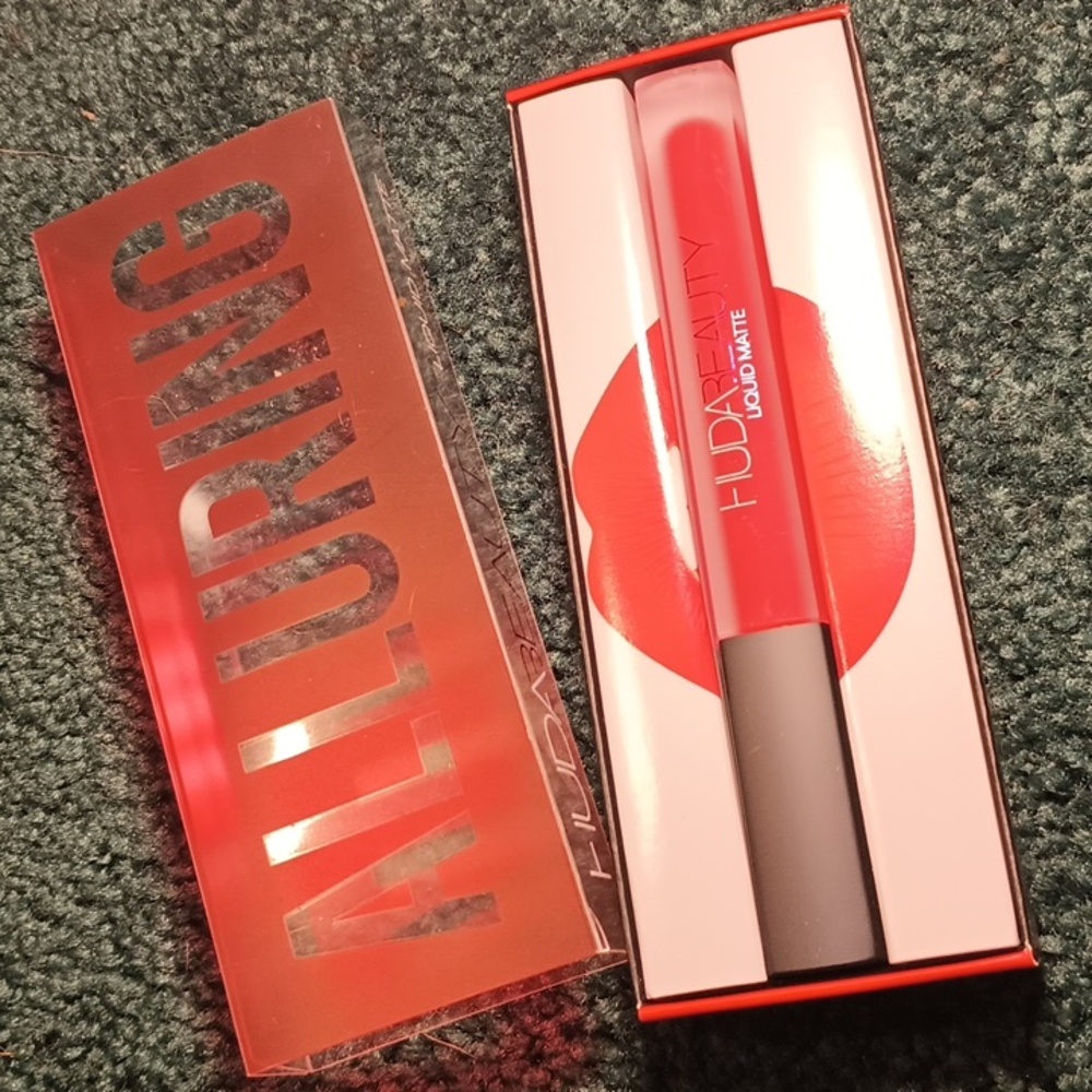 HUDA BEAUTY LIQUID MATTE LONG LASTING & COMFORTABLE MATTE LIPSTICK